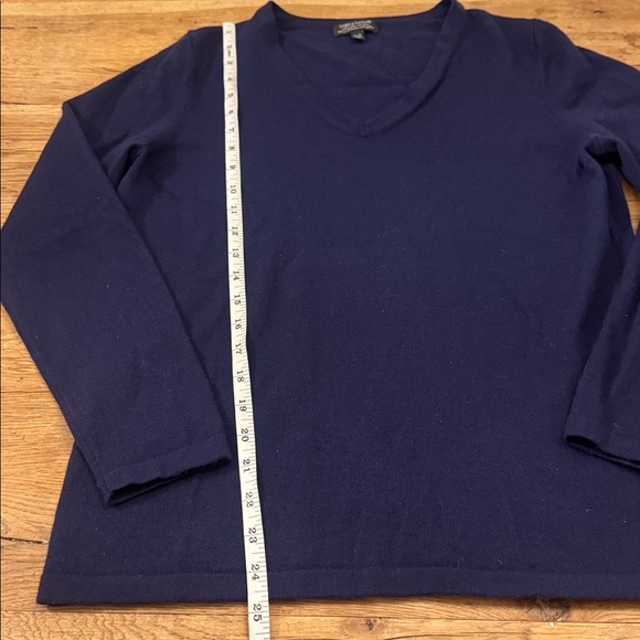 Lord and Taylor 100% Extra Fine Merino Wool Sweater V Neck - Picture 3 of 5